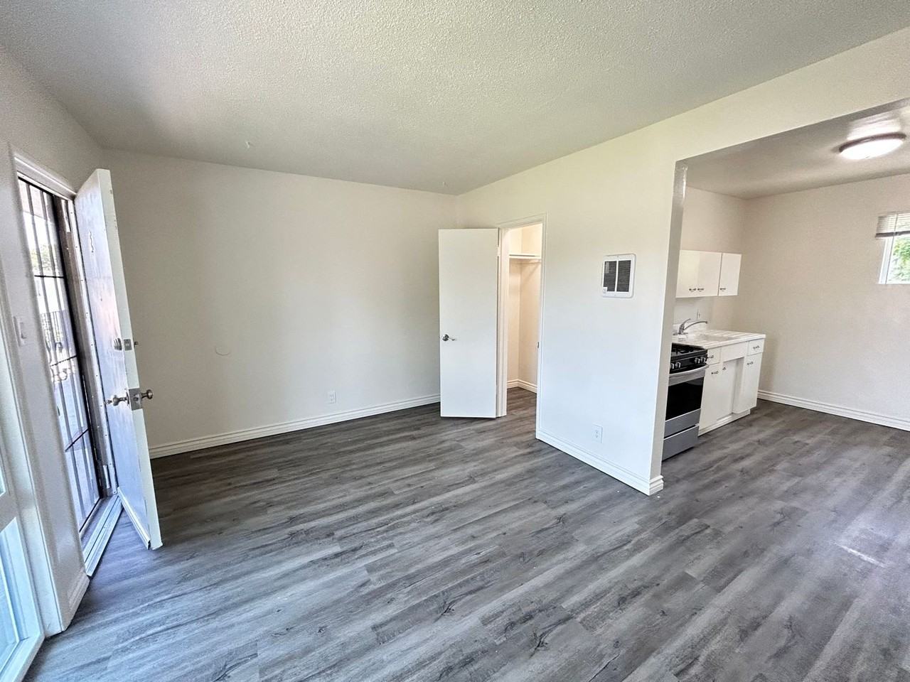 12006 Bellflower Blvd - Photo 4 of 7