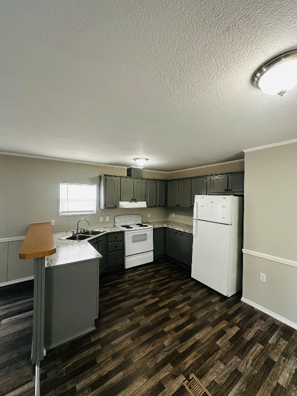 9477 Lansdowne Rd #29 - Photo 3 of 14