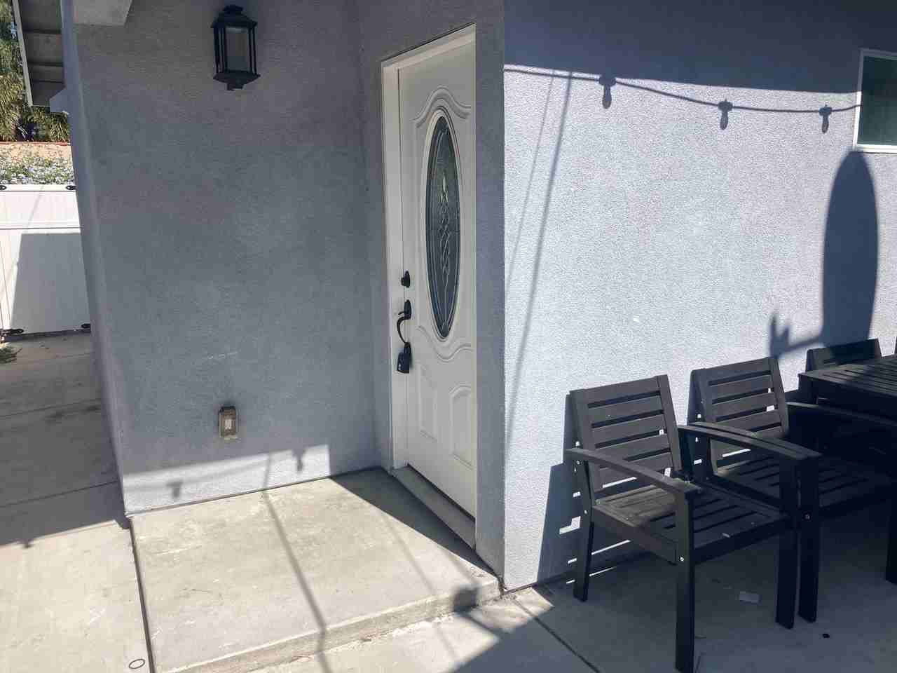 2129 S Sycamore Ave - Photo 5 of 7