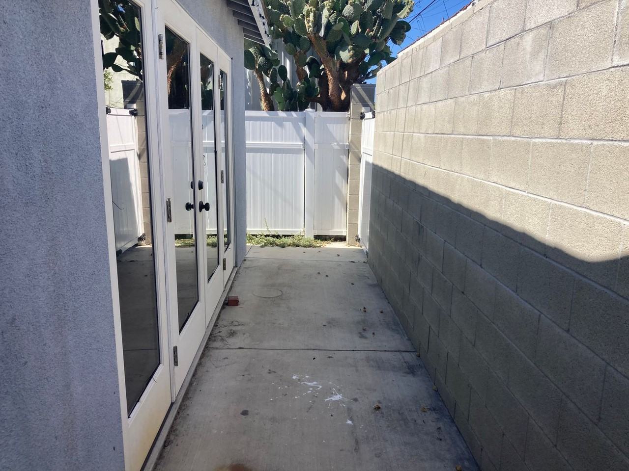 2129 S Sycamore Ave - Photo 6 of 7