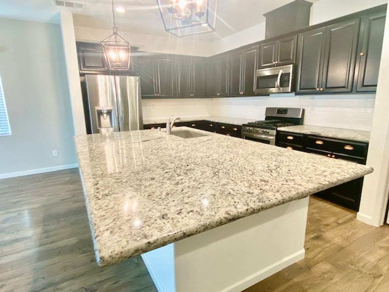 2011 Harry Lorenzo Ave - Photo 2 of 41