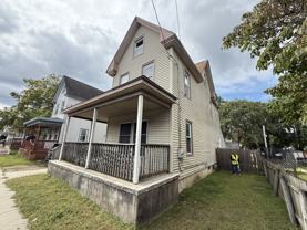 202 Sharp St N - Photo 1 of 1