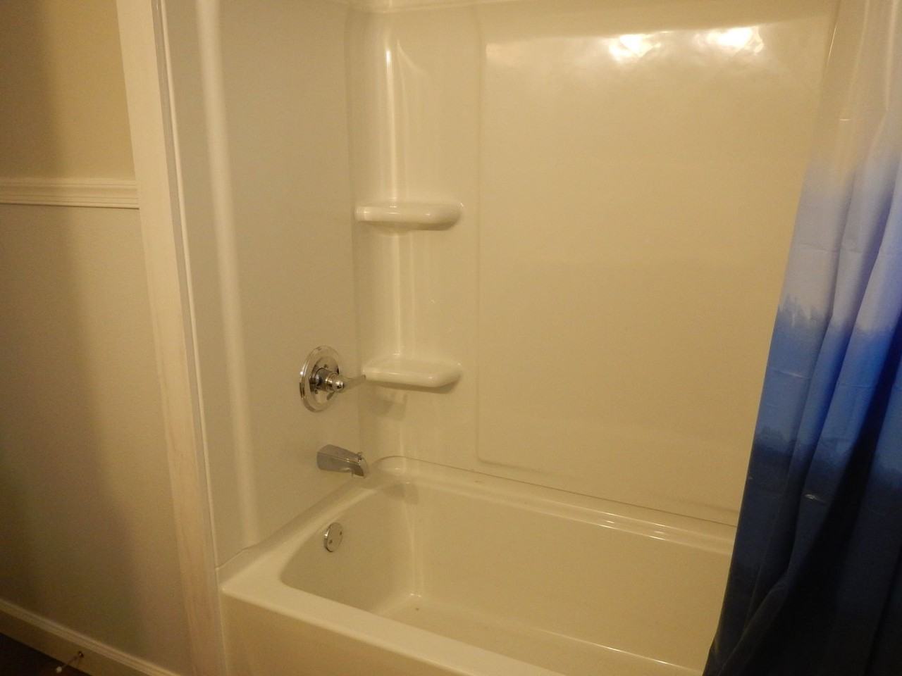 1024 Proctor Street - Photo 4 of 9