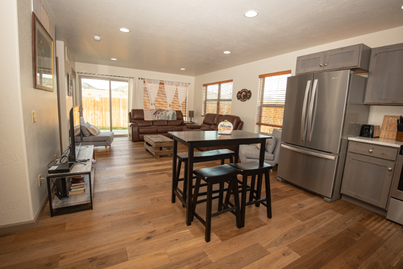 141 Rachel Ave - Photo 4 of 15