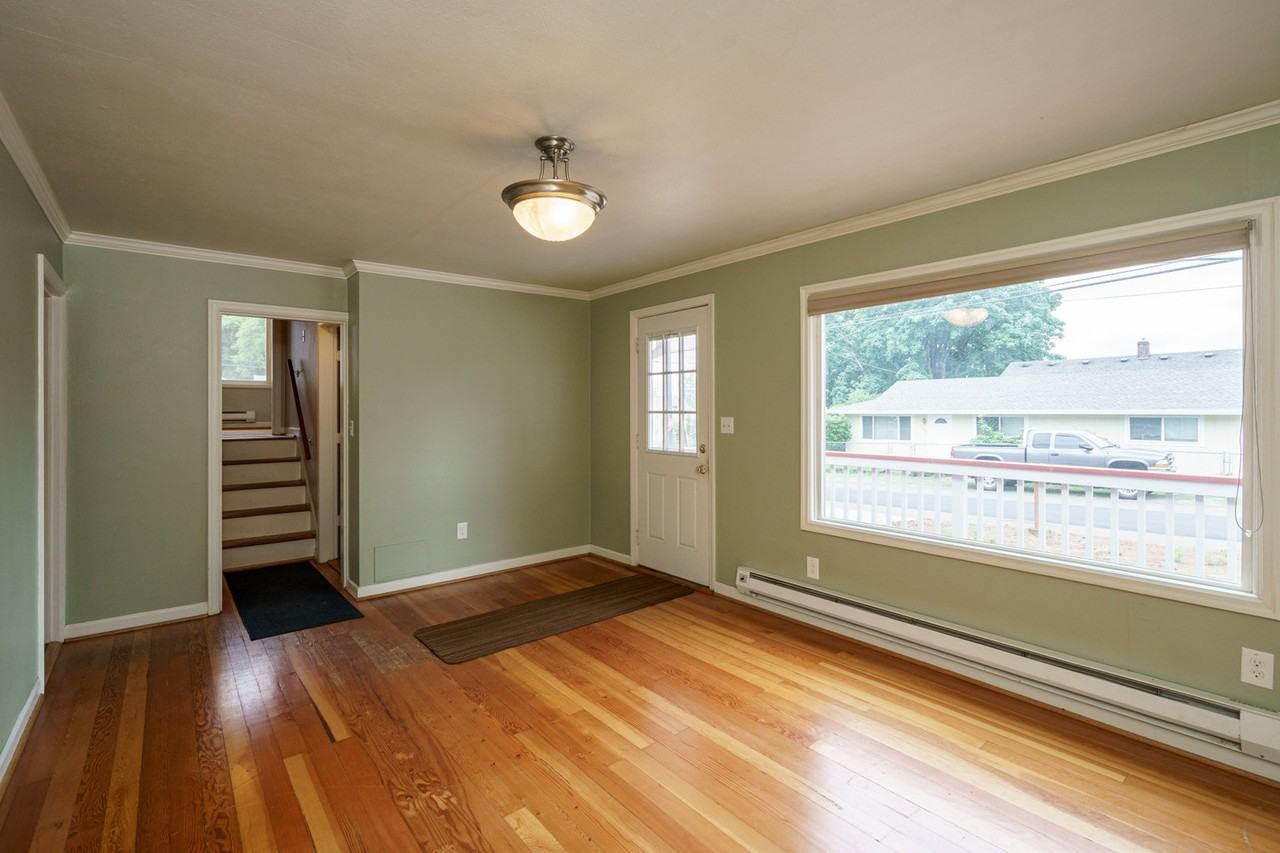 1305 Z St - Photo 3 of 20