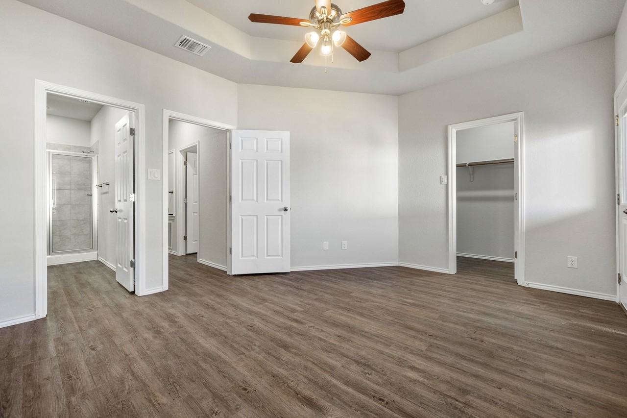 5511 Haven Spgs #1 - Photo 7 of 13