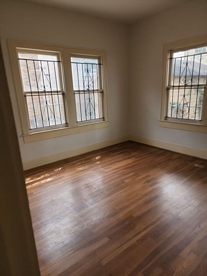 4716 Crawford St - Photo 7 of 15