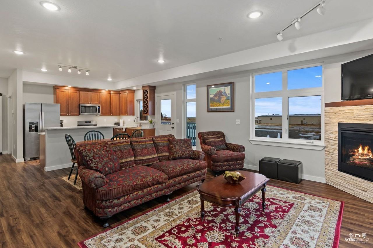 2101 Bowpicker Ln #2 - Photo 3 of 21