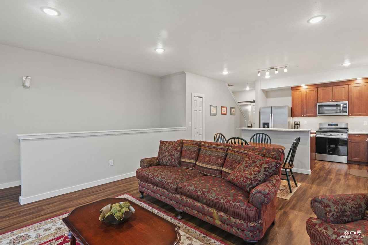 2101 Bowpicker Ln #2 - Photo 4 of 21