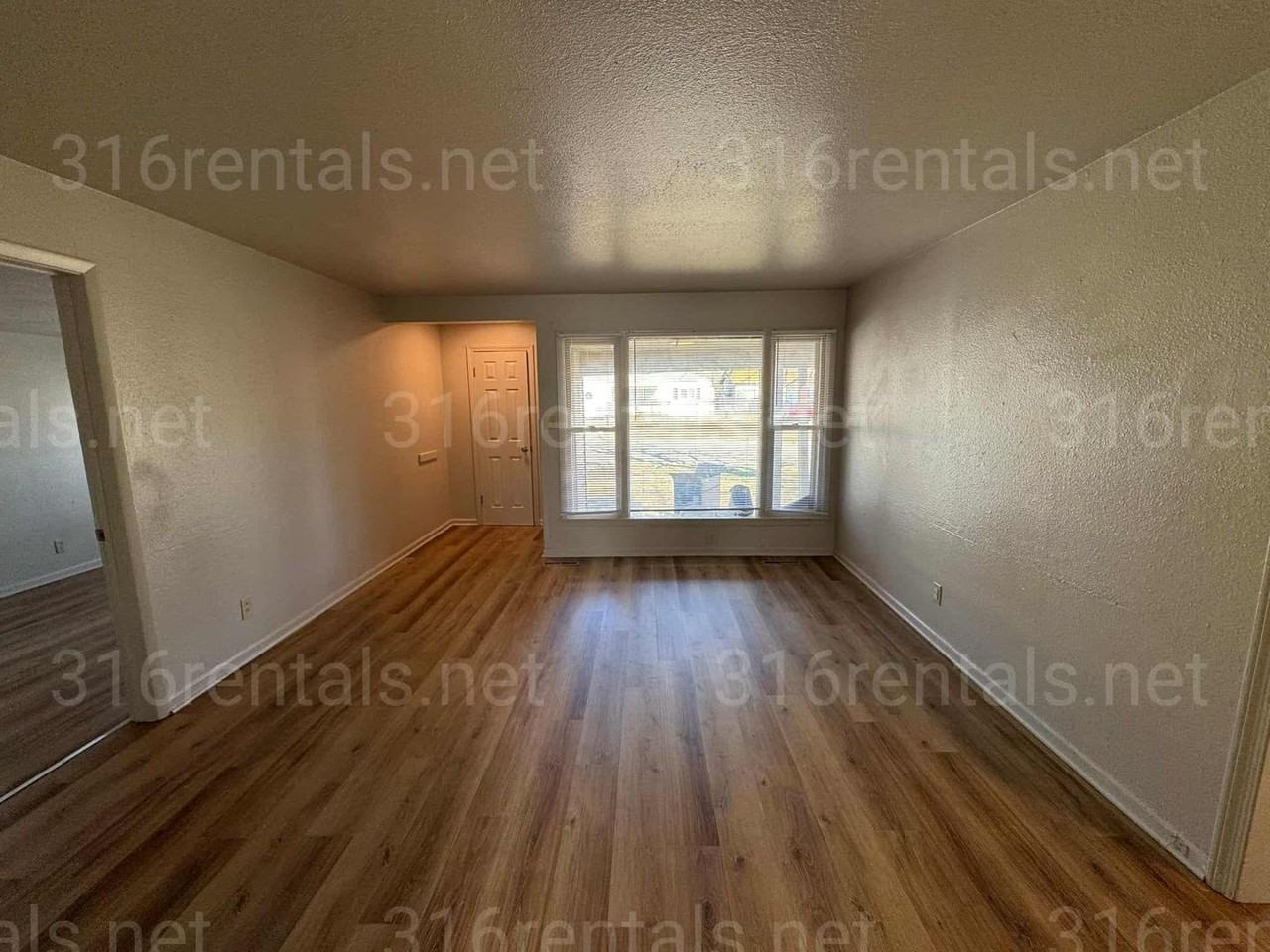 2607 N Poplar St - Photo 3 of 9