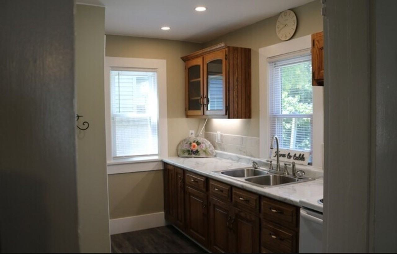 640 S Stone St - Photo 3 of 8