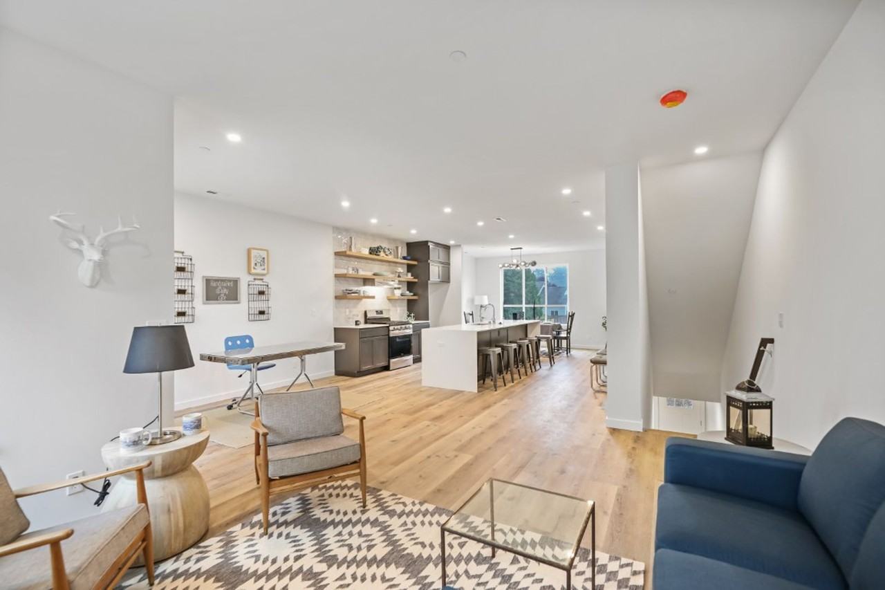 166 Countryman Drive - Photo 3 of 26