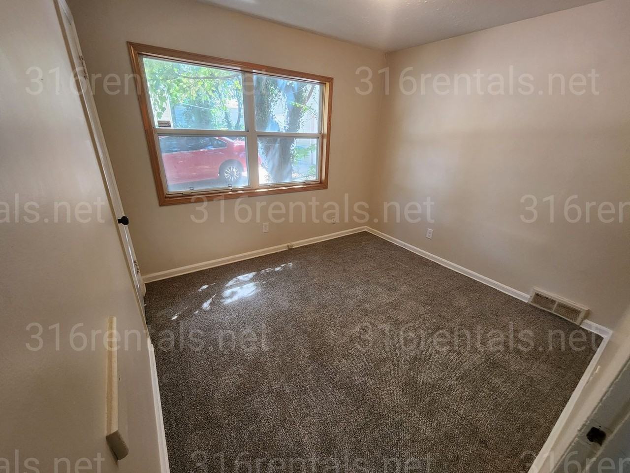 2615 Audrey Street - Photo 4 of 9