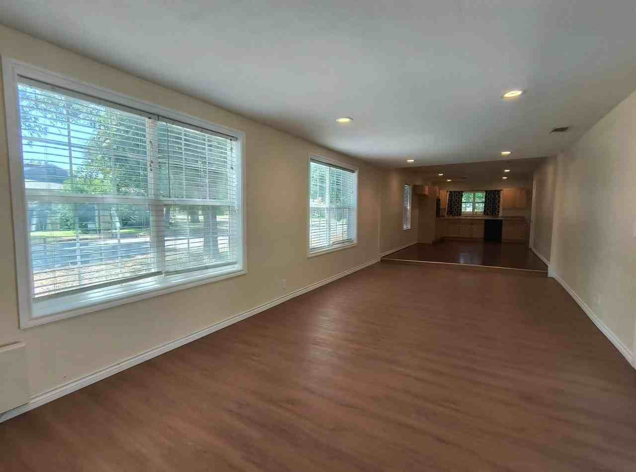 2317 Live Oak St - Photo 3 of 13