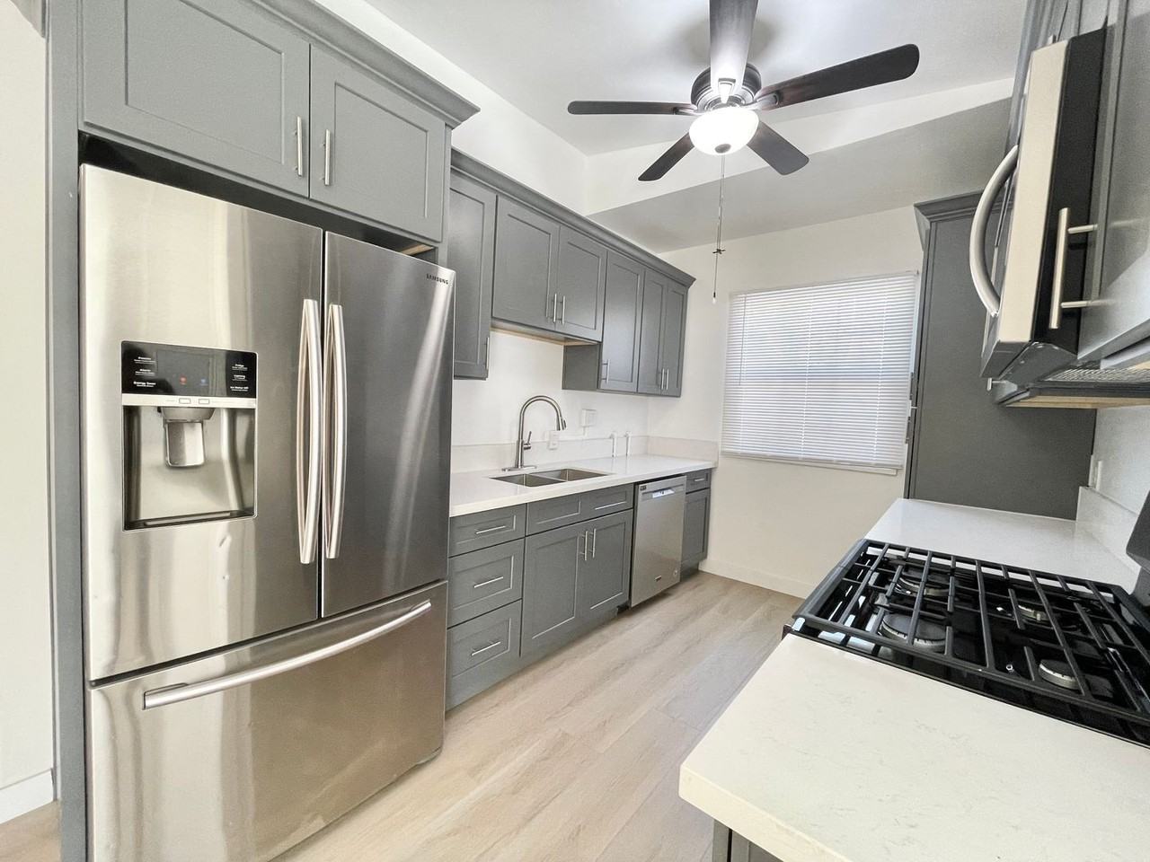 1804 E Holly Oak Dr - Photo 3 of 32