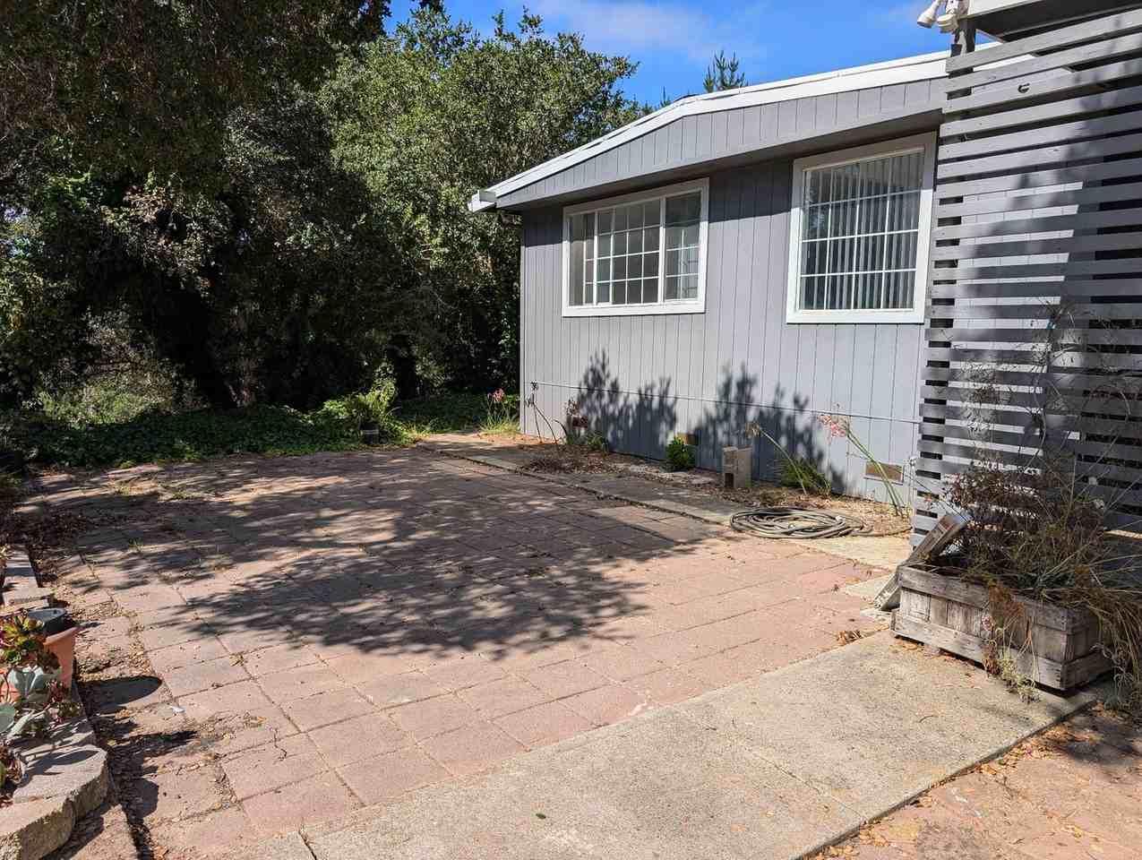 115 Strawberry Road - Photo 5 of 23