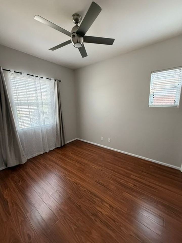 2415 Bowles Ln - Photo 7 of 15