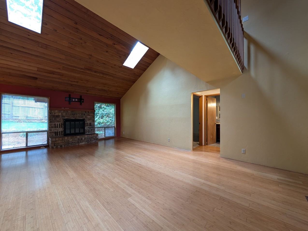 7275 Daisy St - Photo 7 of 32