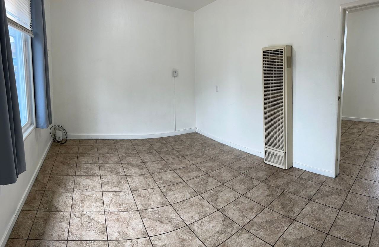 22626 2nd St - Photo 2 of 7