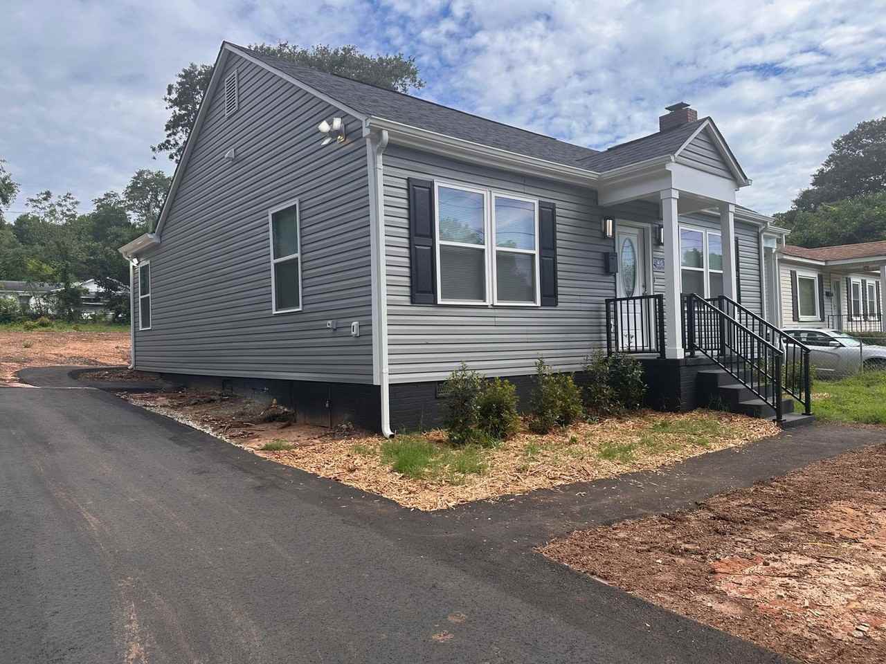 415 Highland Ave - Photo 3 of 23