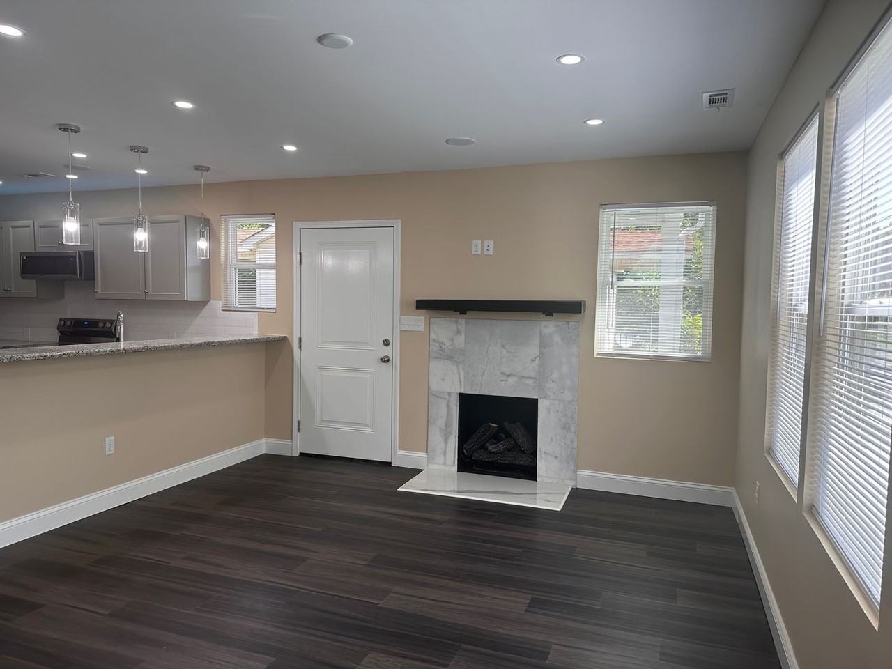 415 Highland Ave - Photo 6 of 23