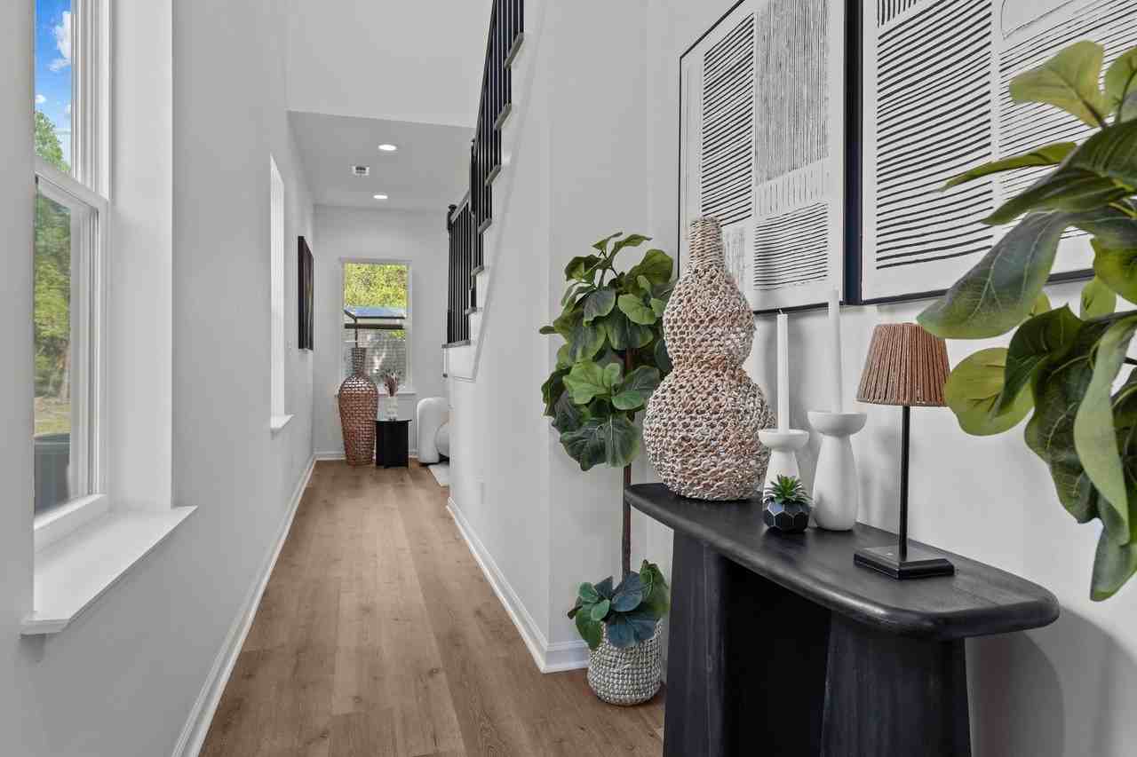 834 Day Ave - Photo 3 of 20