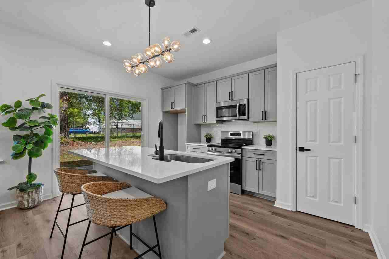 834 Day Ave - Photo 7 of 20