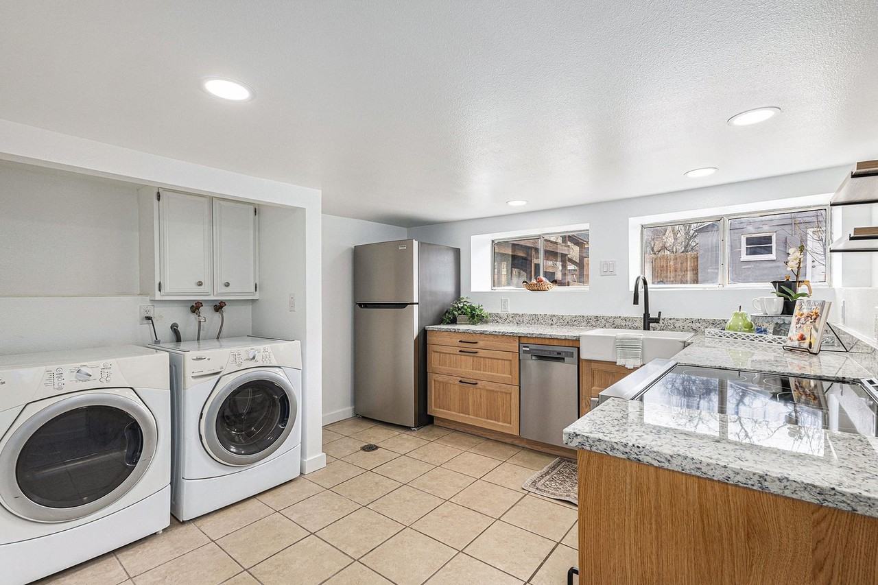 225 North Cedar Street #B - Photo 4 of 24