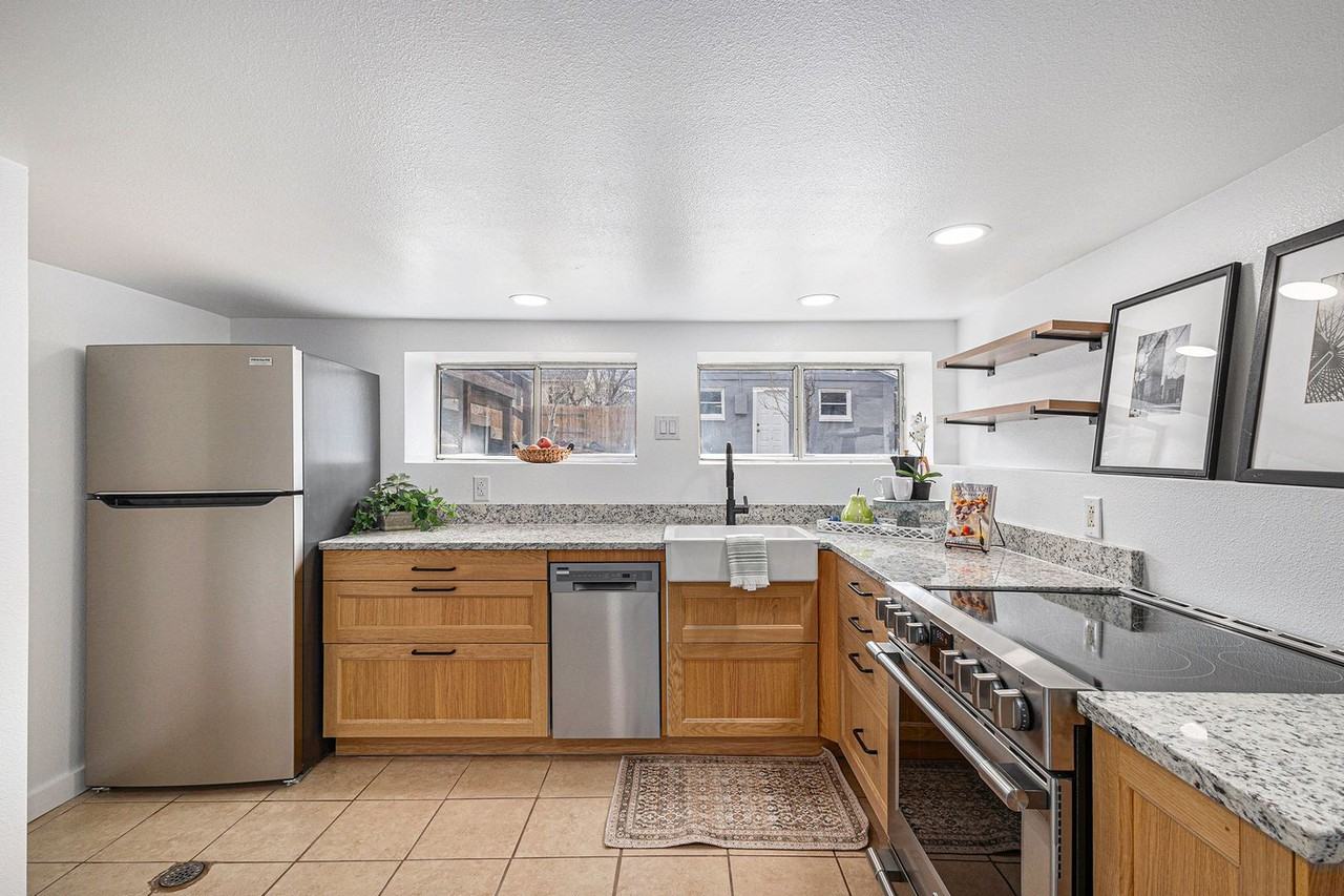 225 North Cedar Street #B - Photo 6 of 24