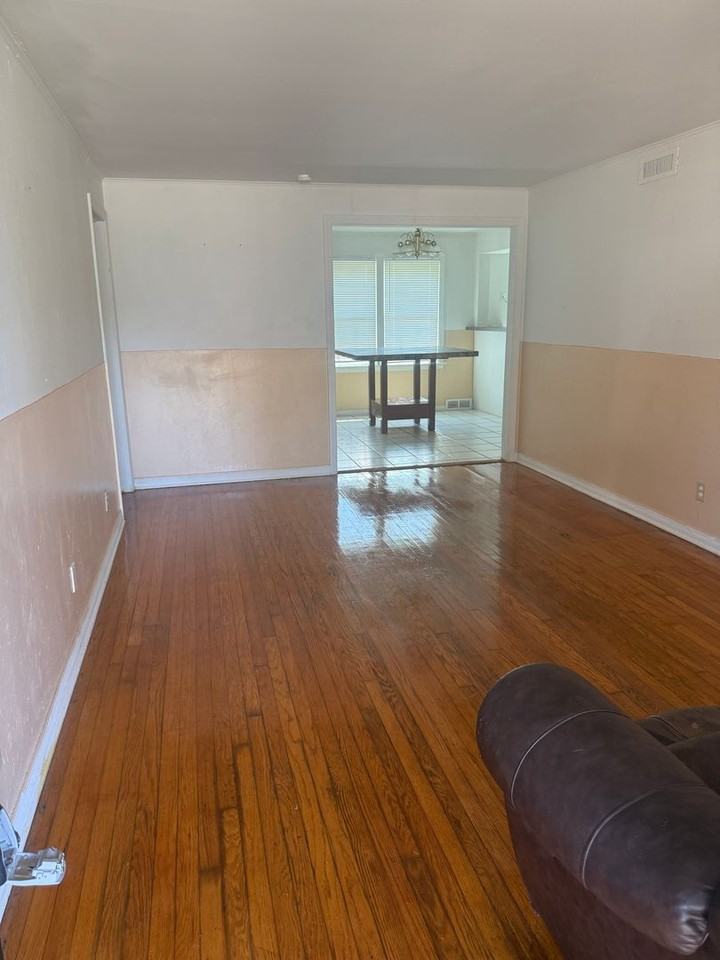 3040 Nw 65th St - Photo 2 of 18