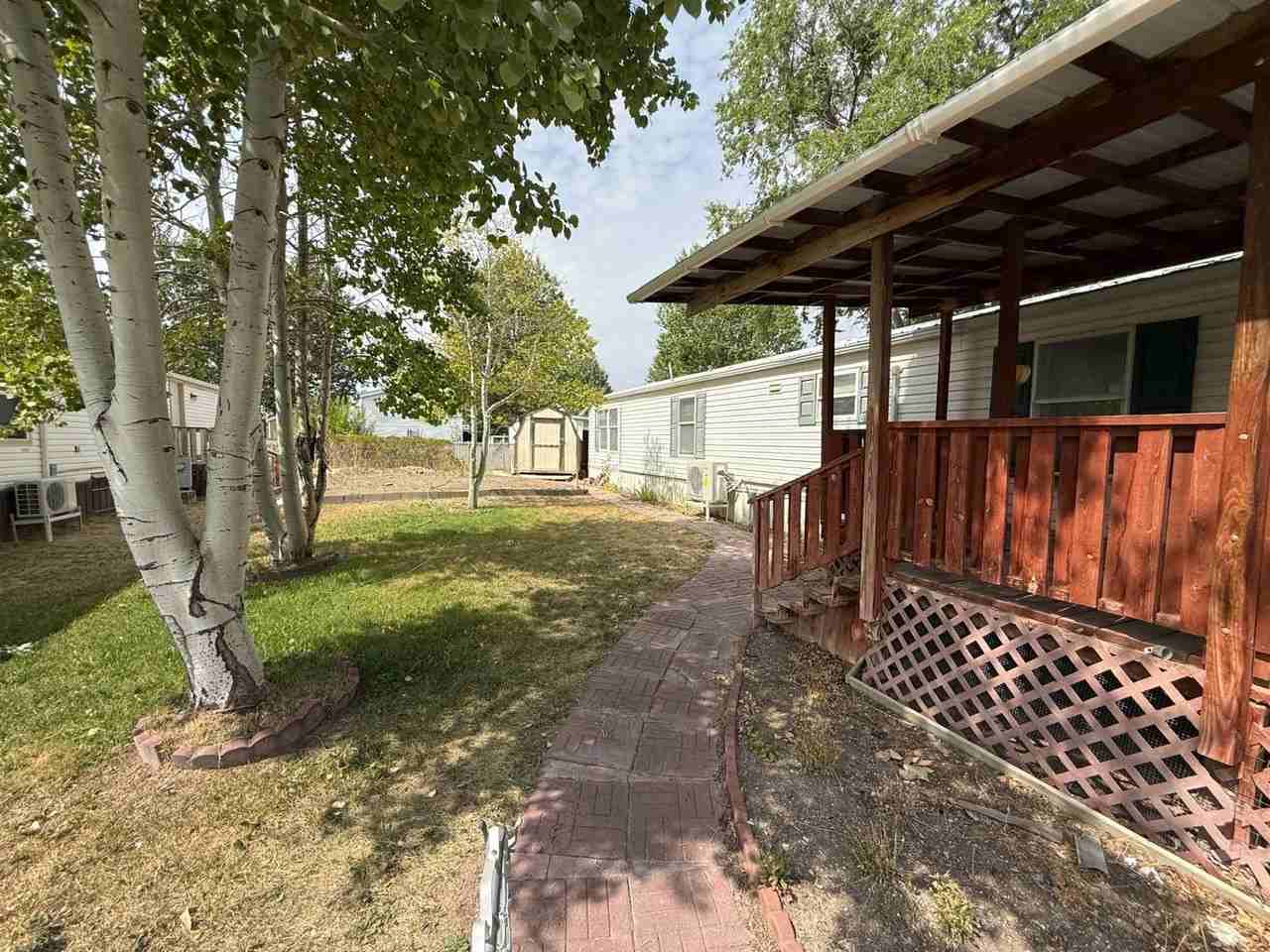 110 Opal Dr - Photo 2 of 20