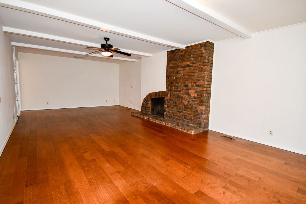 5524 E 61st Pl - Photo 4 of 18