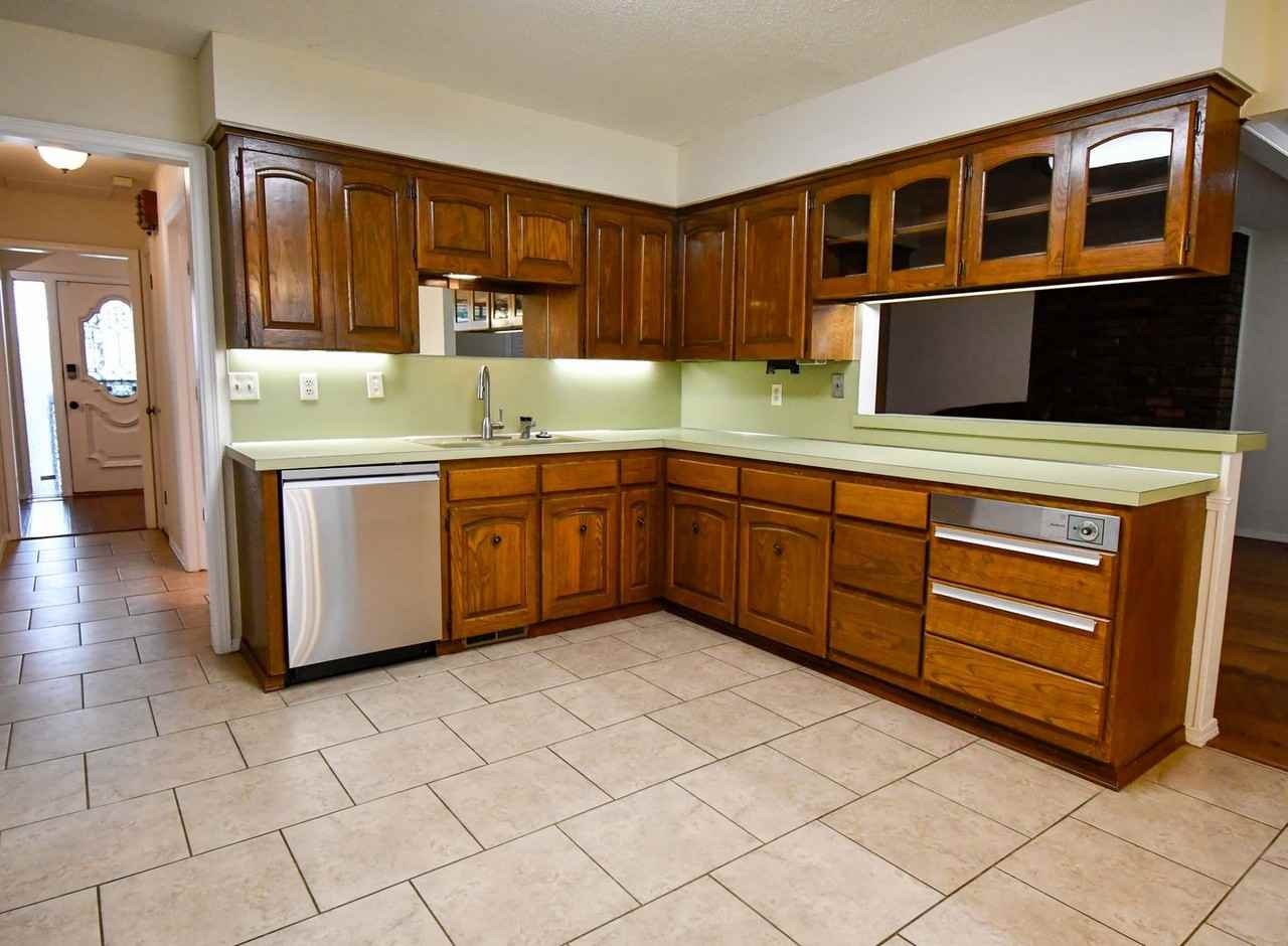 5524 E 61st Pl - Photo 5 of 18