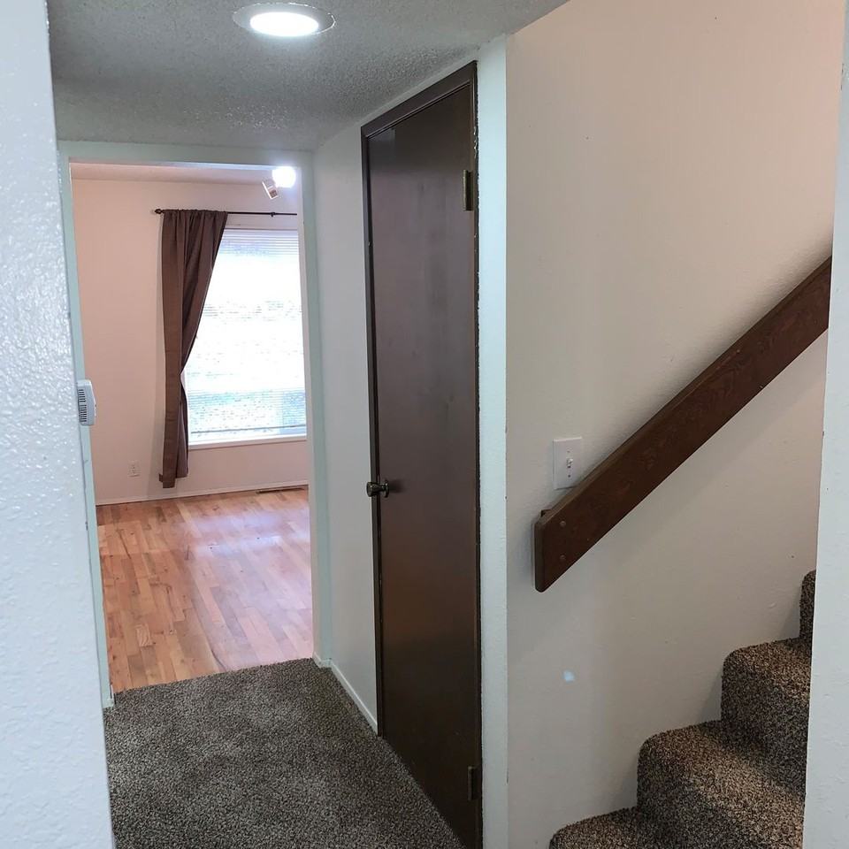 919 S Garden Dr - Photo 2 of 20