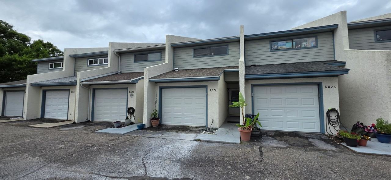 6073 Tyndall Parkway - Photo 4 of 30