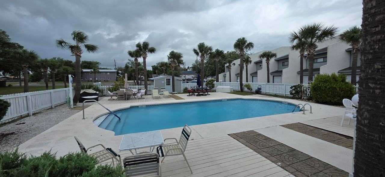 6073 Tyndall Parkway - Photo 7 of 30