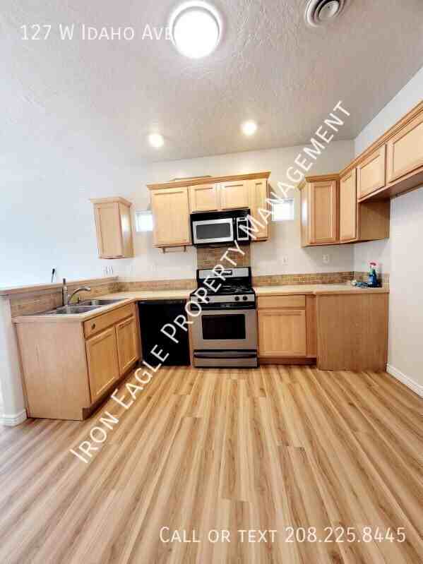 127 W Idaho Ave - Photo 2 of 18