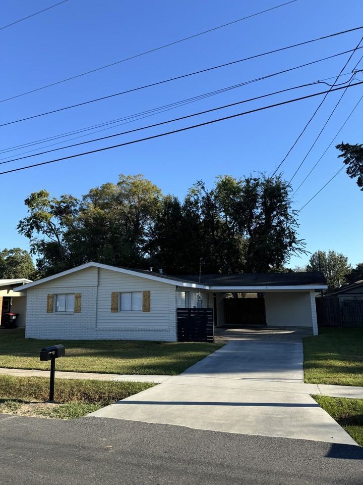 305 Harrell Dr #NA - Photo 2 of 17