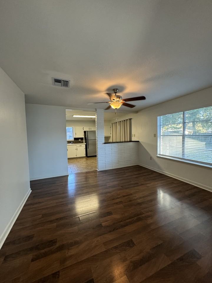 305 Harrell Dr #NA - Photo 6 of 17