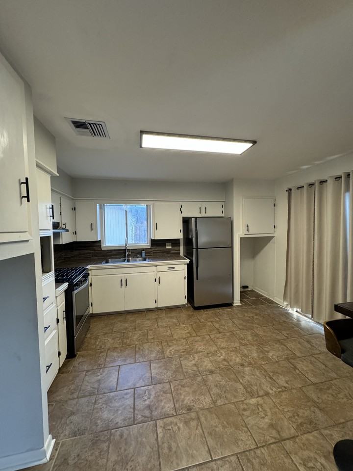 305 Harrell Dr #NA - Photo 7 of 17