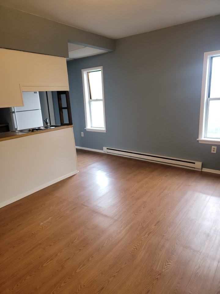 131 Cumberland St #4 - Photo 4 of 8