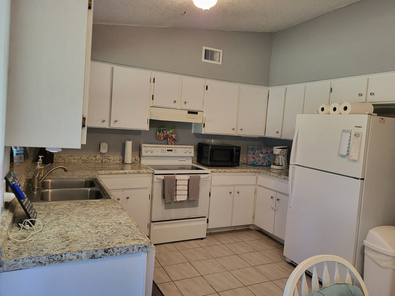 4083 Dotham St #NA - Photo 3 of 8