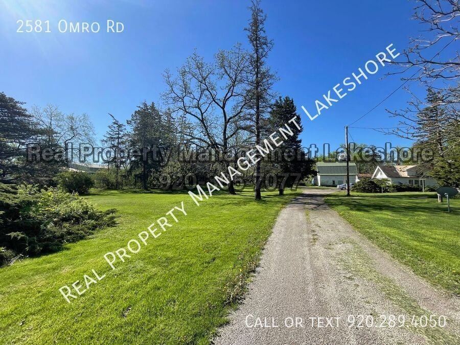 2581 Omro Road - Photo 3 of 27