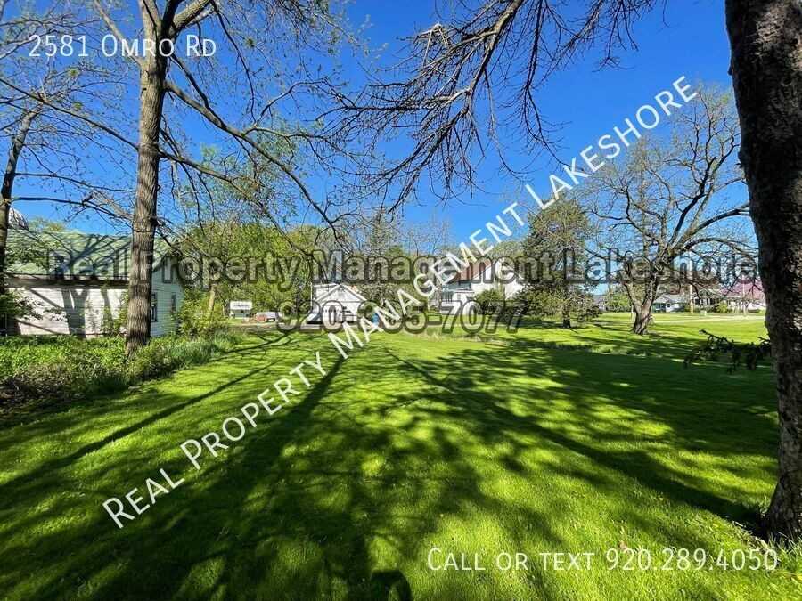 2581 Omro Road - Photo 6 of 27