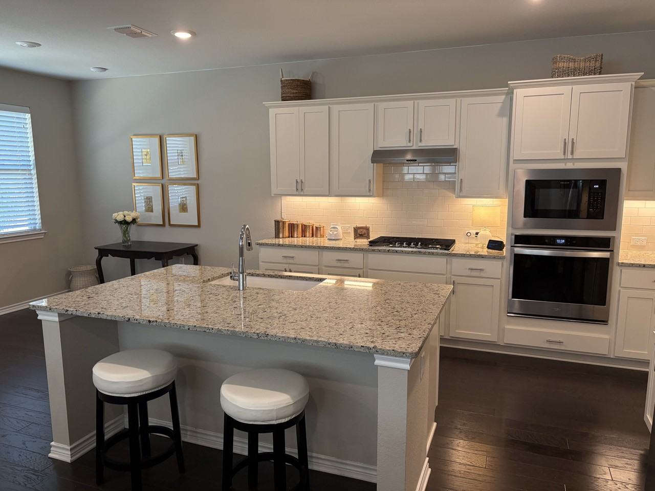 104 Kissing Tree Ln - Photo 2 of 14