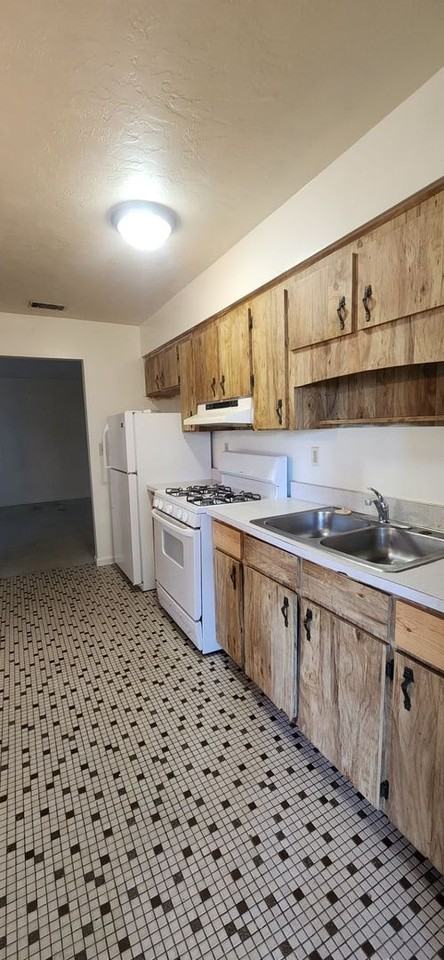 722 Northeast 12th Street, Unit 724 - Photo 2 of 9