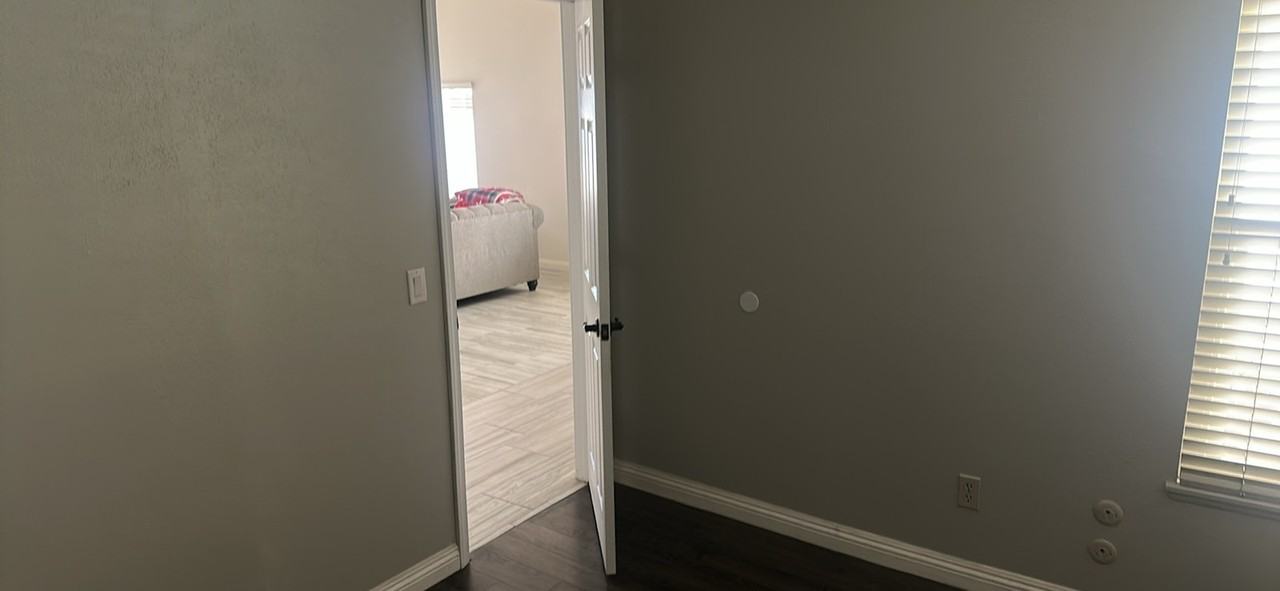 2429 Greenwich Drive - Photo 3 of 6