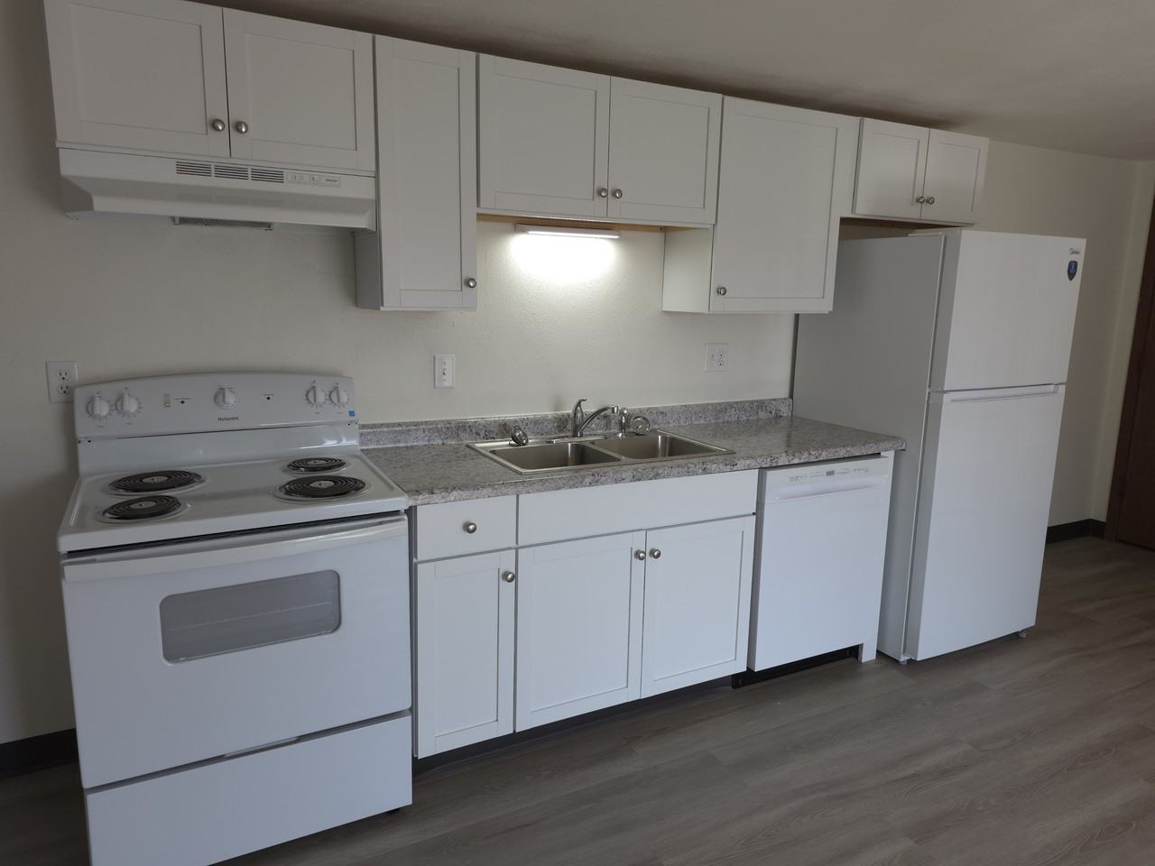 1920 Division Street - Photo 2 of 24