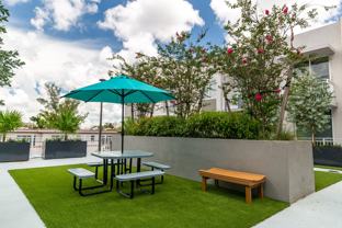 961 Southwest 7th Street - Photo 1 of 1