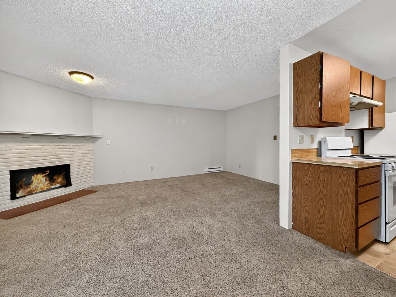 12736 NE 116th Ln, Kirkland - Photo 2 of 12